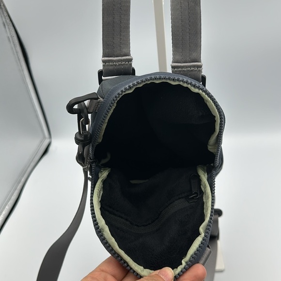 TIMBUK2 Spark Micro Pack Skylight Like New - Picture 7 of 9